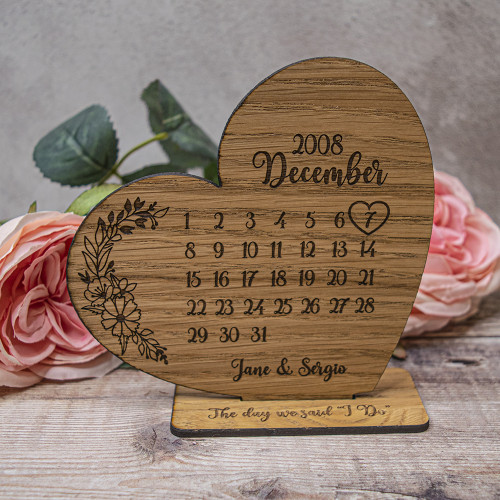  Personalised memorable date heart ornament. Calendar engraved with memorable date